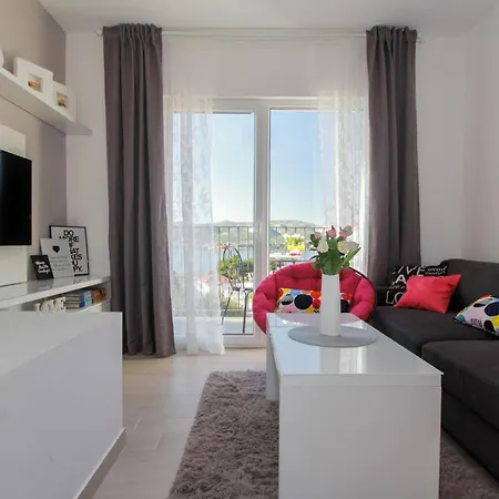 Lovely In Okrug Gornji Apartman Trogir