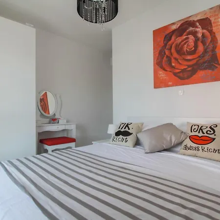 Lovely In Okrug Gornji Apartman