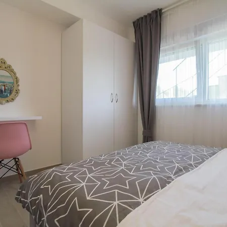 Lovely In Okrug Gornji Apartman