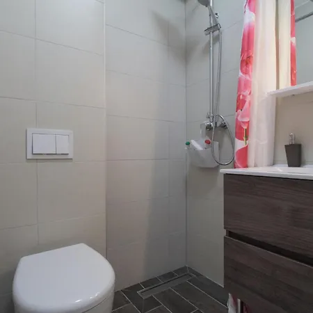 Lovely In Okrug Gornji Apartman