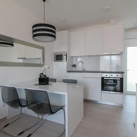 Lovely In Okrug Gornji *