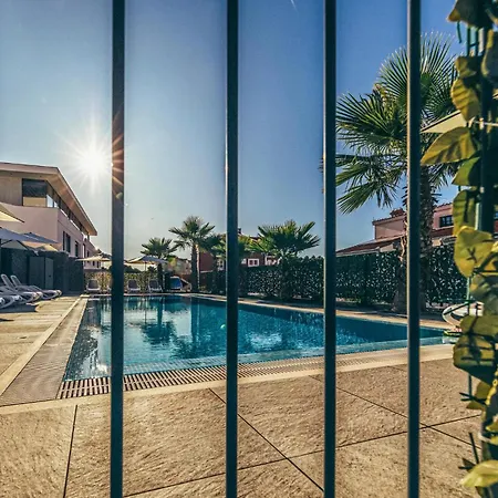 Apartament Lovely In Okrug Gornji *