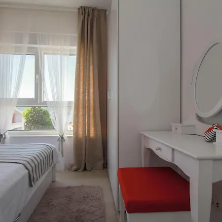 Lovely In Okrug Gornji *