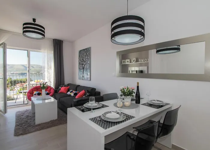 Lovely In Okrug Gornji Apartman Trogir